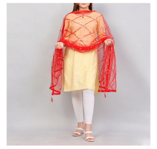 Red dupatta